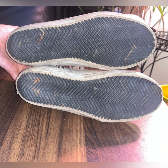 Golden Goose Unisex High-Top Suede Sneakers - Picture 7 of 10